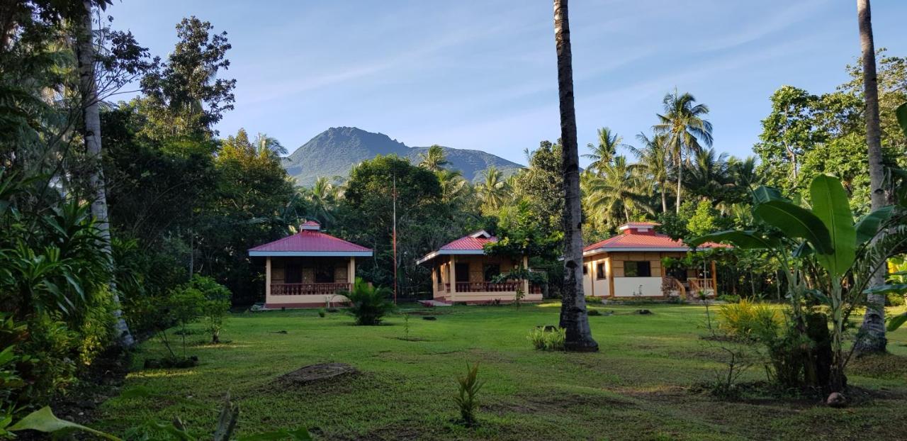 Paco'S Garden Home Stay Mambajao Eksteriør bilde