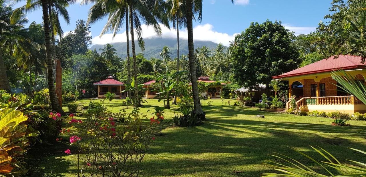 Paco'S Garden Home Stay Mambajao Eksteriør bilde