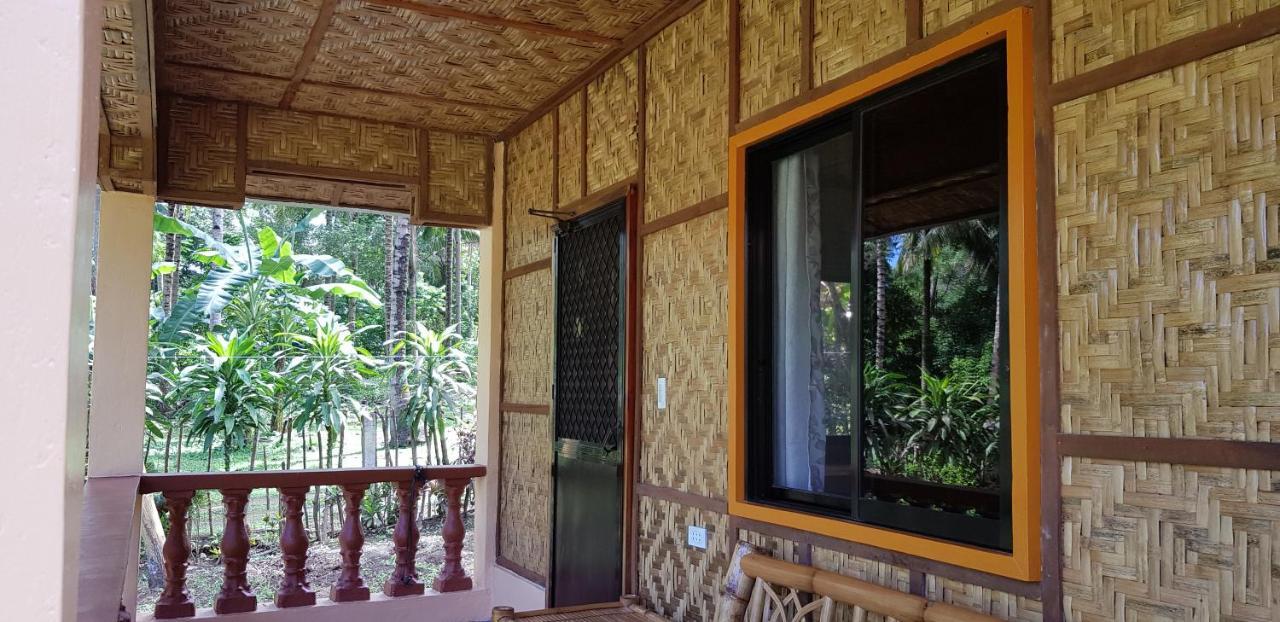 Paco'S Garden Home Stay Mambajao Eksteriør bilde