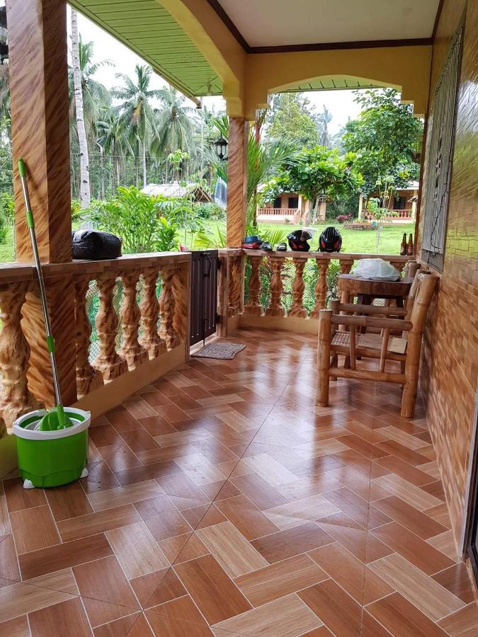 Paco'S Garden Home Stay Mambajao Eksteriør bilde