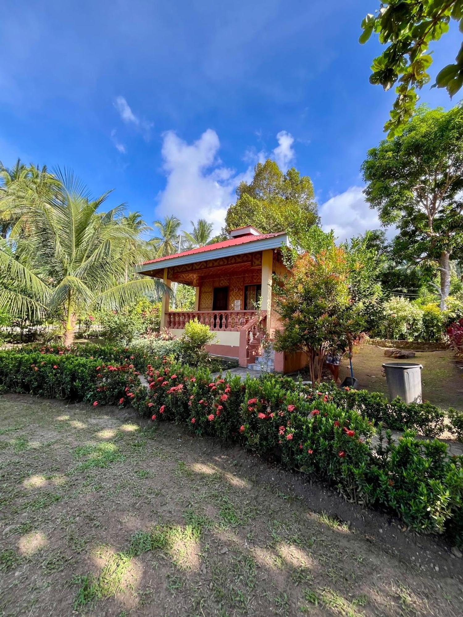 Paco'S Garden Home Stay Mambajao Eksteriør bilde