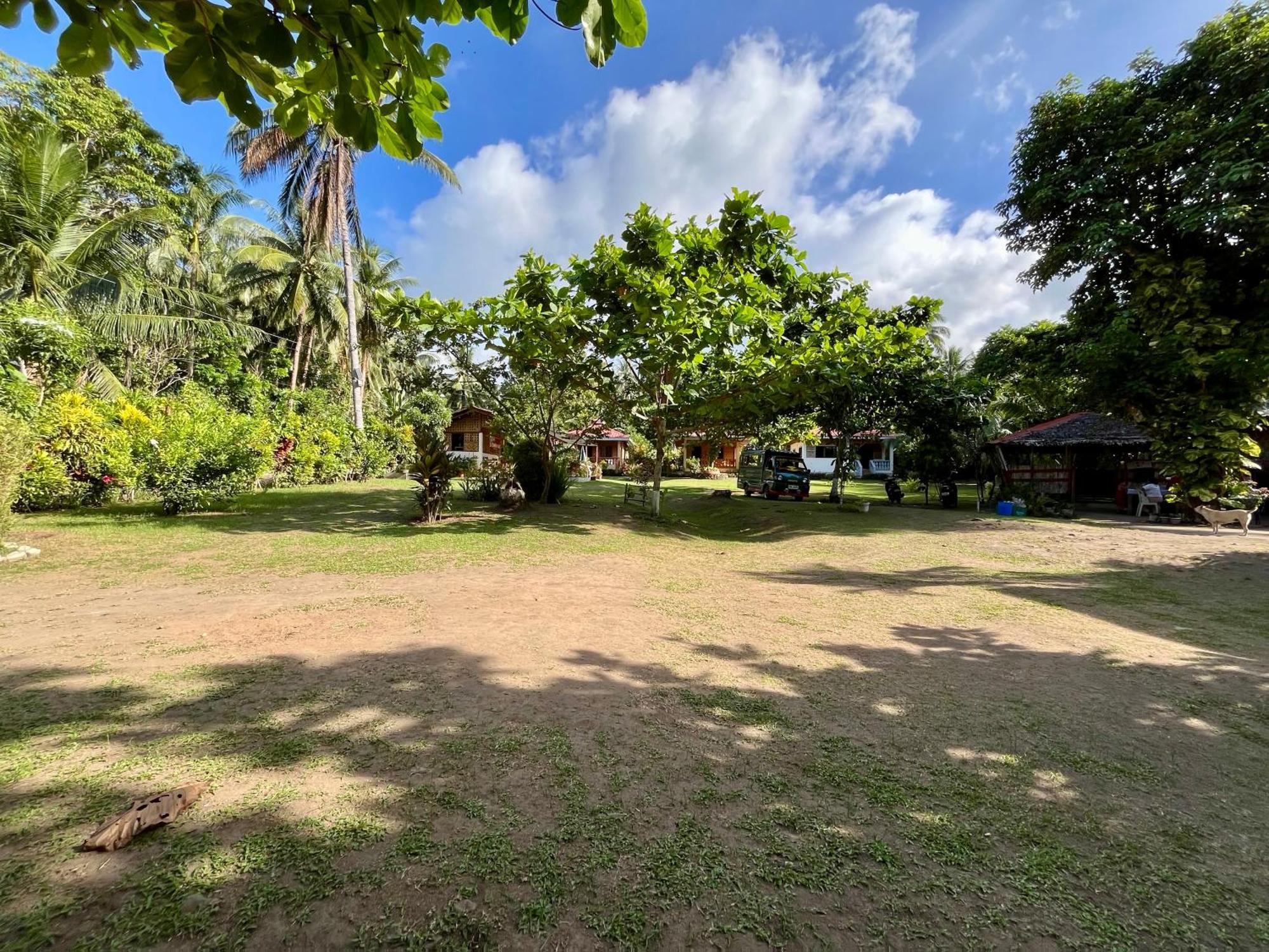 Paco'S Garden Home Stay Mambajao Eksteriør bilde